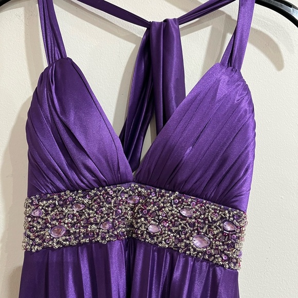Elegant Purple Evening Gown - Picture 2 of 4